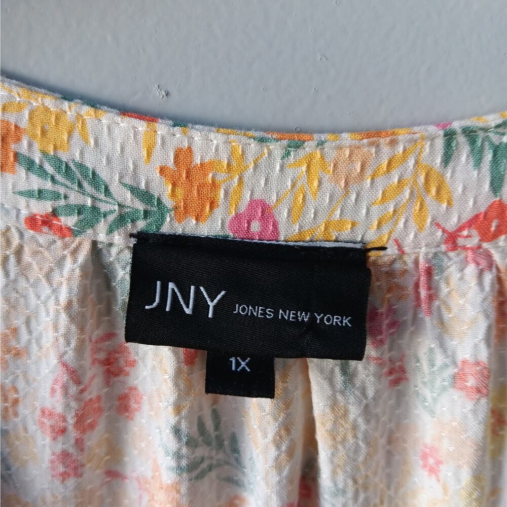 Jones New York JNY Top Women's 1X Floral Flutter Cap Sleeves V-Neck EUC - Picture 2 of 5